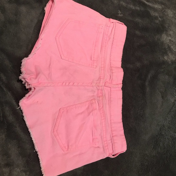 π Hot pink shorts - Picture 2 of 3